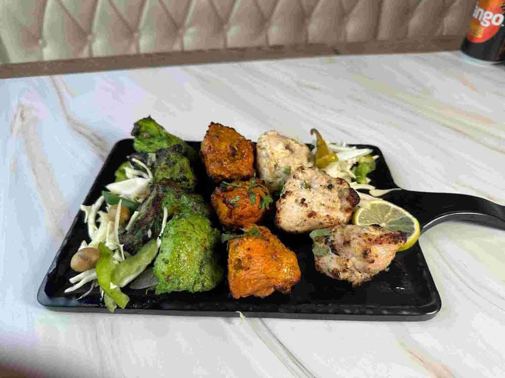 MIX CHICKEN TIKKA (8 PCS) - Chilli Bowl